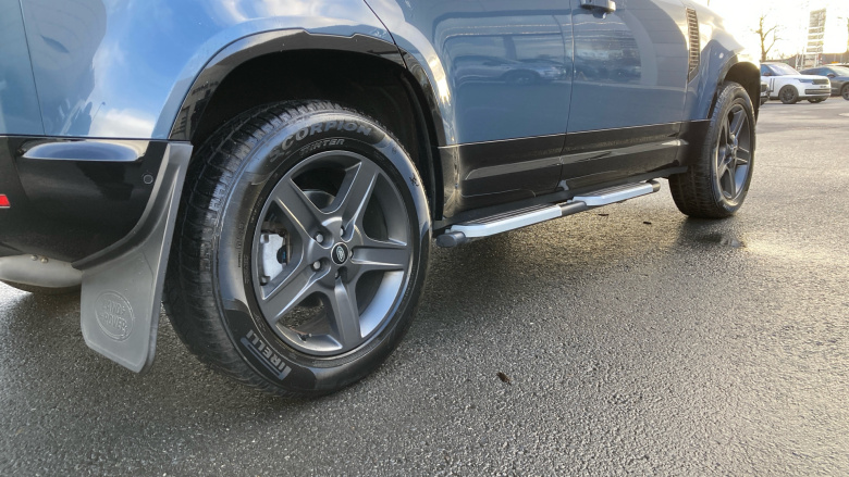 Land Rover Defender 3.0 D250 X-Dynamic SE 110 5dr Auto Diesel Estate